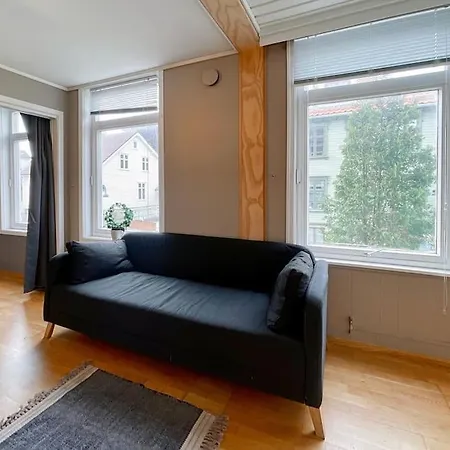Ledaal Place - Center With 2br -free Parking - Balcony By *