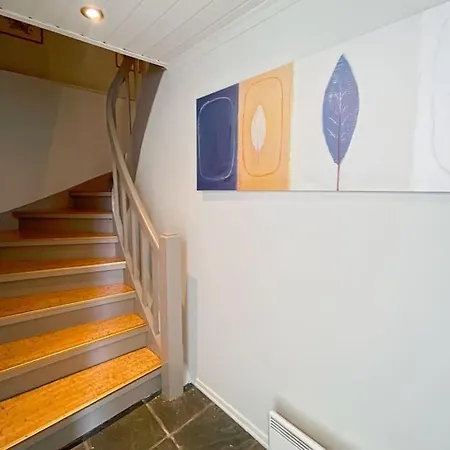 Ledaal Place - Center With 2br -free Parking - Balcony By Lägenhet