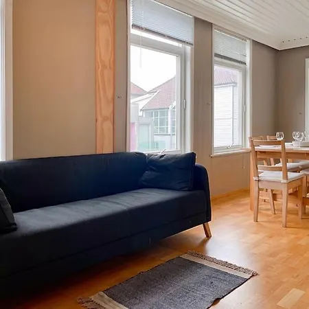 Ledaal Place - Center With 2br -free Parking - Balcony By Lägenhet