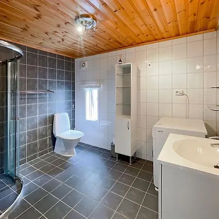 Ledaal Place - Center With 2br -free Parking - Balcony By *