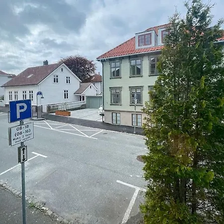 Ledaal Place 2 By Апартаменты *