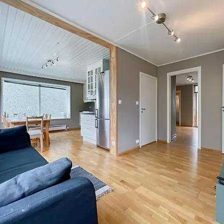 Ledaal Place - Center With 2br -free Parking - Balcony By *
