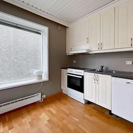 Ledaal Place - Center With 2br -free Parking - Balcony By